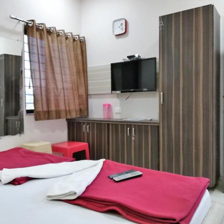 Hotel Shiv Regency Kukma エクステリア 写真