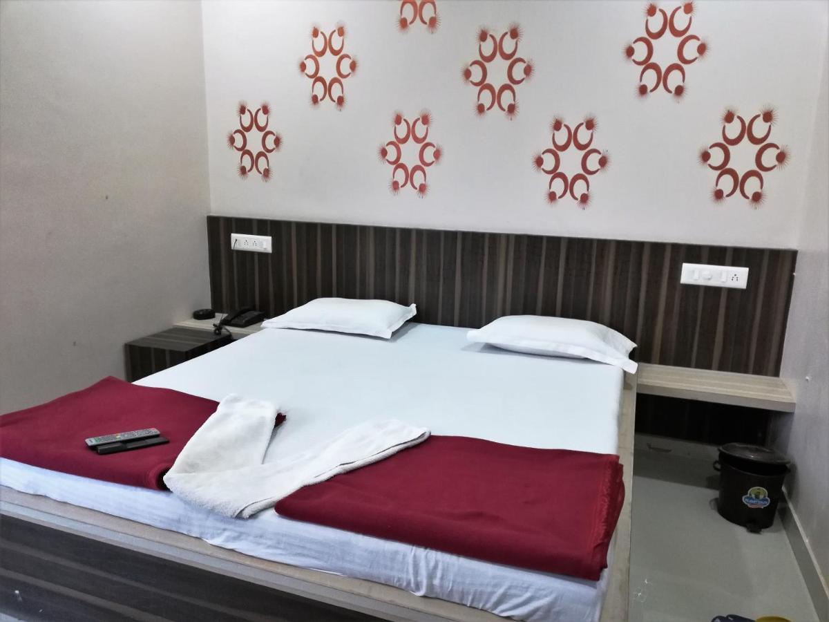 Hotel Shiv Regency Kukma エクステリア 写真