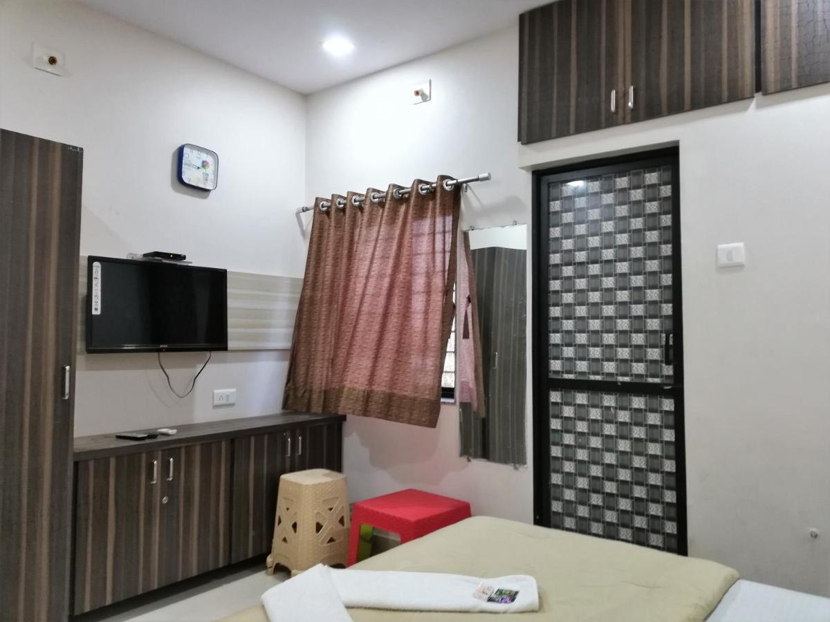 Hotel Shiv Regency Kukma エクステリア 写真